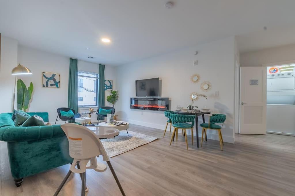 Orange 2 Bedroom 2 Bath Suite, Near American Dream And The Airport, Free Parking, King Bed And 2 Queen Beds, Washer And Dryer מראה חיצוני תמונה
