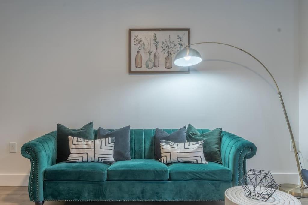Orange 2 Bedroom 2 Bath Suite, Near American Dream And The Airport, Free Parking, King Bed And 2 Queen Beds, Washer And Dryer מראה חיצוני תמונה