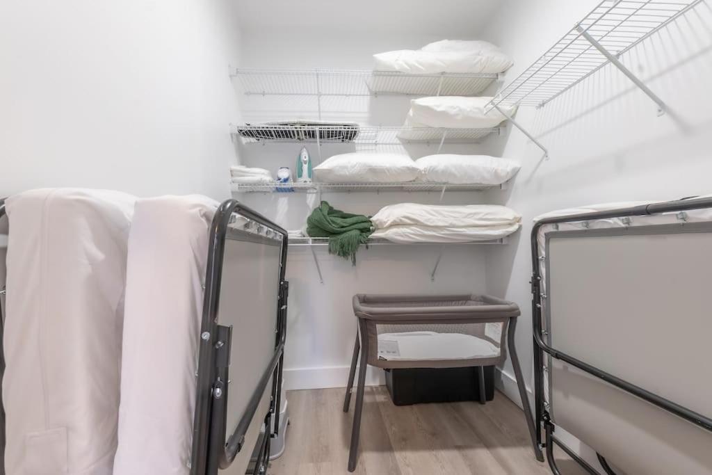 Orange 2 Bedroom 2 Bath Suite, Near American Dream And The Airport, Free Parking, King Bed And 2 Queen Beds, Washer And Dryer מראה חיצוני תמונה