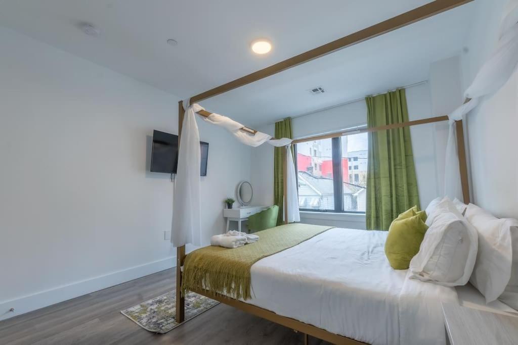 Orange 2 Bedroom 2 Bath Suite, Near American Dream And The Airport, Free Parking, King Bed And 2 Queen Beds, Washer And Dryer מראה חיצוני תמונה